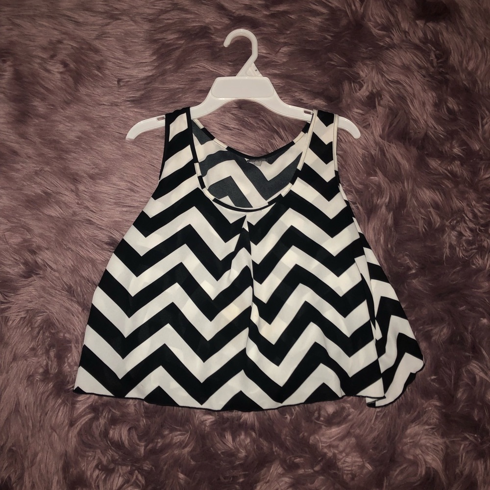 Black and White Chevron Sleeveless Top